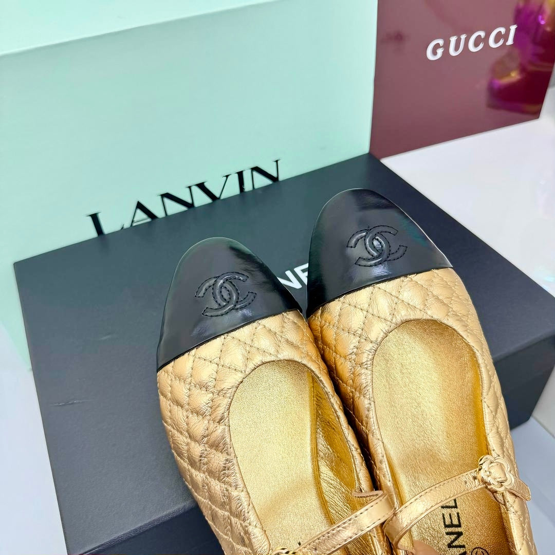 CC MARY JANE FLAT 25S IN GOLD LAMBSKIN EMBOSSED LOGO - 35