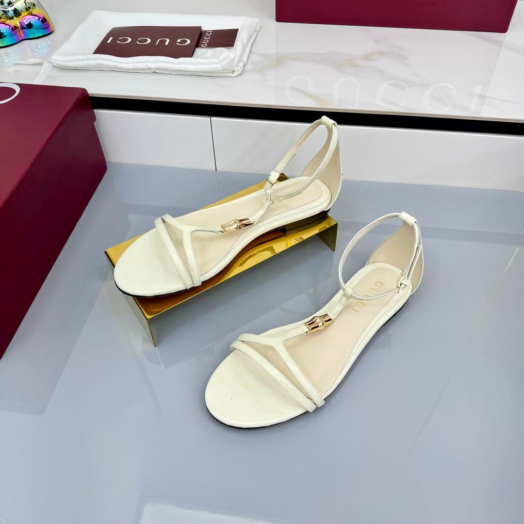 GG THONG SANDALS 25S IN WHITE LAMBSKIN WITH GOLD HARDWARE - 35