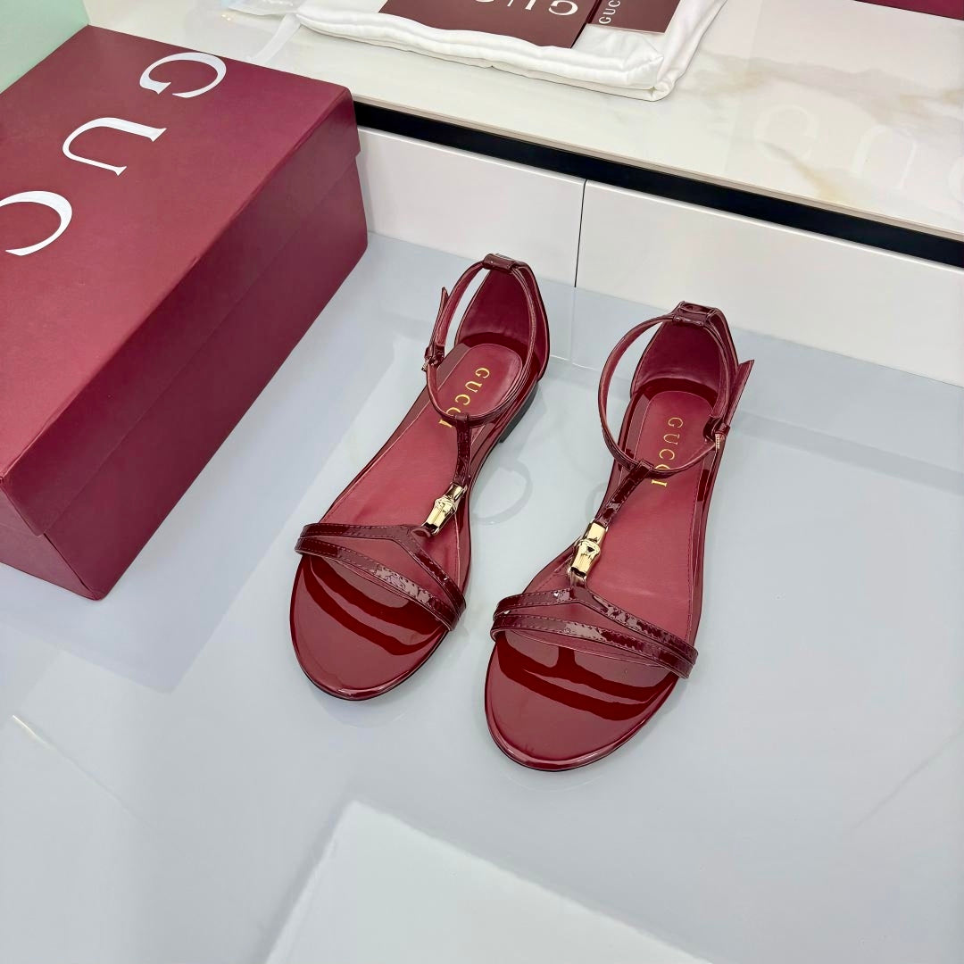 GG THONG SANDALS 25S IN RED LAMBSKIN WITH GOLD HARDWARE - 35