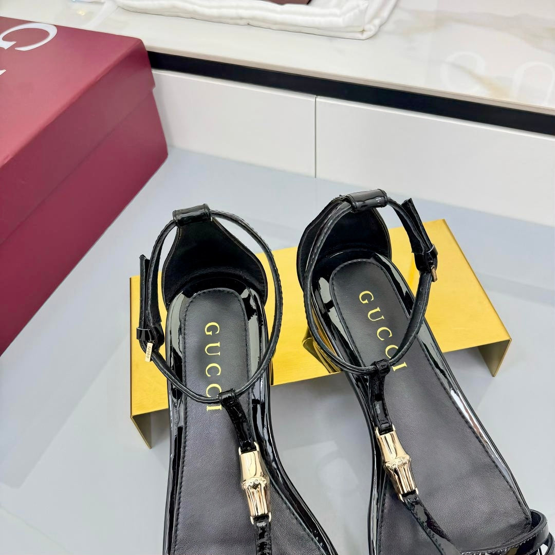 GG THONG SANDALS 25S IN BLACK LAMBSKIN WITH GOLD HARDWARE - 35