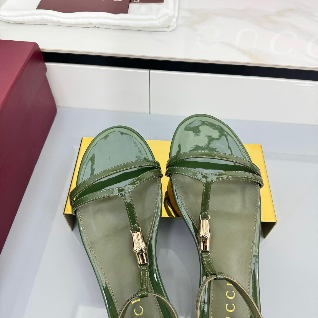 GG THONG SANDALS 25S IN DARK GREEN LAMBSKIN WITH GOLD HARDWARE - 35