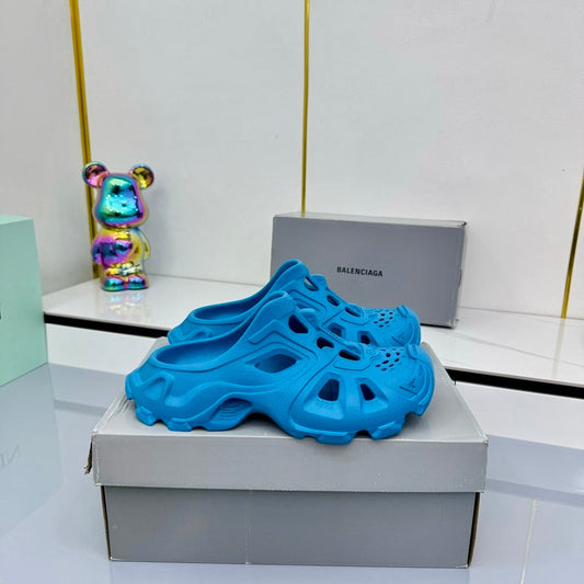 BALENCIAGA 25S POOL CROCS SLIDE IN BLUE SYNTHETIC RUBBER - 35