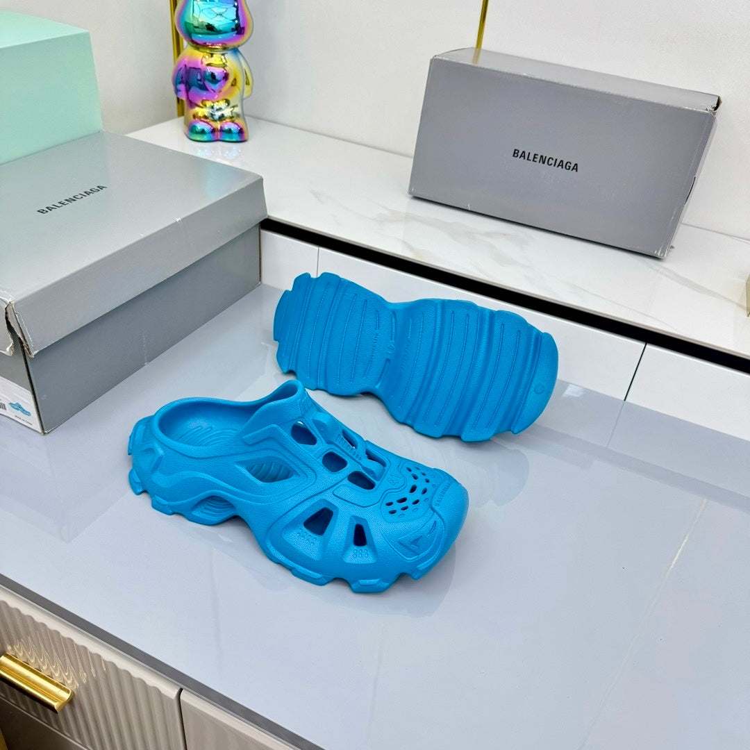 BALENCIAGA 25S POOL CROCS SLIDE IN BLUE SYNTHETIC RUBBER - 35