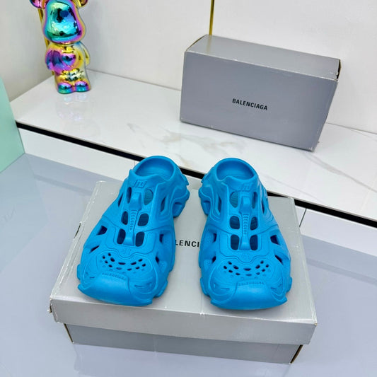 BALENCIAGA 25S POOL CROCS SLIDE IN BLUE SYNTHETIC RUBBER - 35