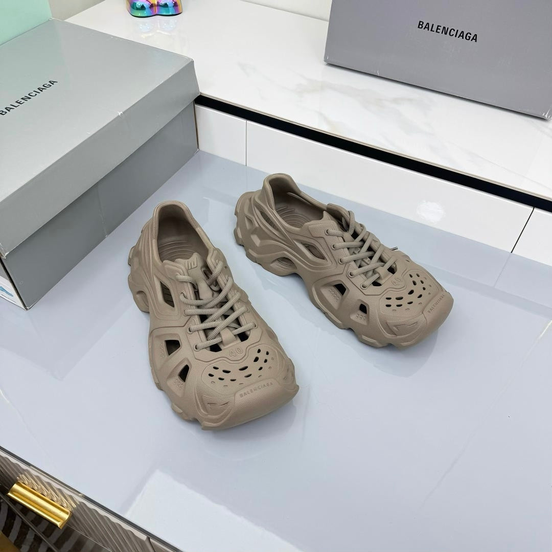 BALENCIAGA 25S SPIDER-MAN SNEAKERS IN TAUPE BROWN SYNTHETIC RUBBER - 35