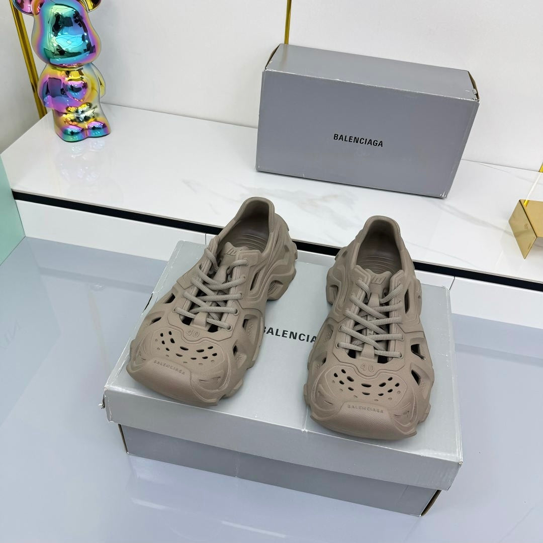 BALENCIAGA 25S SPIDER-MAN SNEAKERS IN TAUPE BROWN SYNTHETIC RUBBER - 35