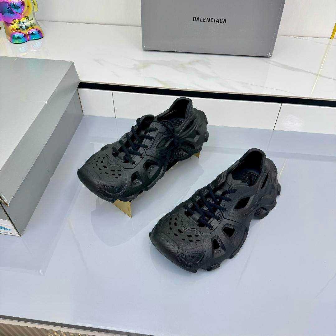 BALENCIAGA 25S SPIDER-MAN SNEAKERS IN BLACK SYNTHETIC RUBBER - 35