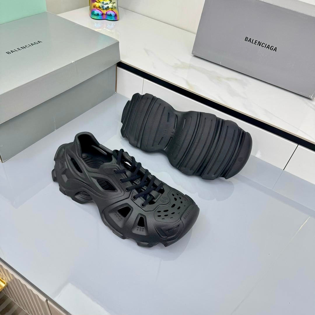 BALENCIAGA 25S SPIDER-MAN SNEAKERS IN BLACK SYNTHETIC RUBBER - 35
