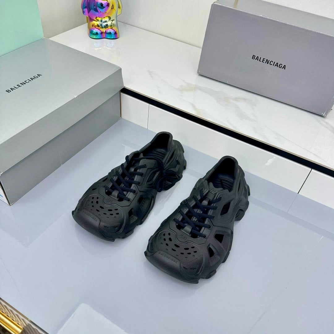 BALENCIAGA 25S SPIDER-MAN SNEAKERS IN BLACK SYNTHETIC RUBBER - 35