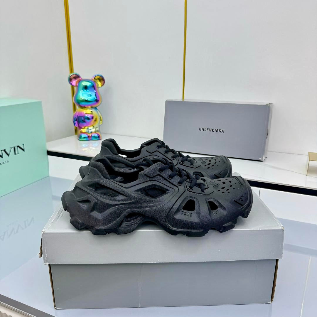 BALENCIAGA 25S SPIDER-MAN SNEAKERS IN BLACK SYNTHETIC RUBBER - 35