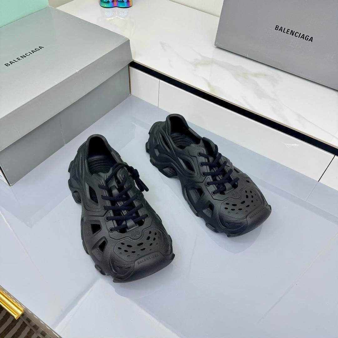 BALENCIAGA 25S SPIDER-MAN SNEAKERS IN BLACK SYNTHETIC RUBBER - 35