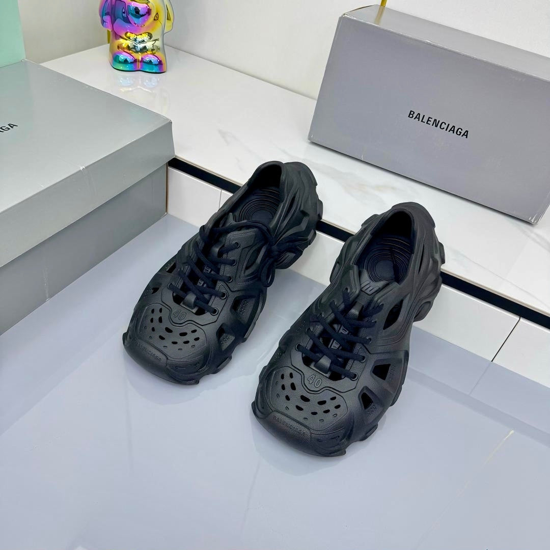 BALENCIAGA 25S SPIDER-MAN SNEAKERS IN BLACK SYNTHETIC RUBBER - 35