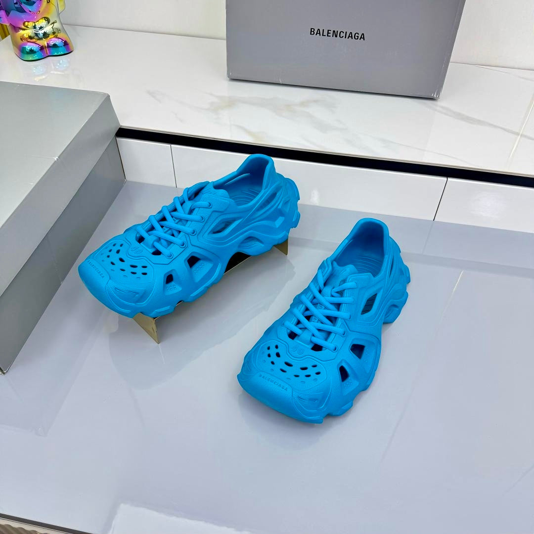 BALENCIAGA 25S SPIDER-MAN SNEAKERS IN BLUE SYNTHETIC RUBBER - 35