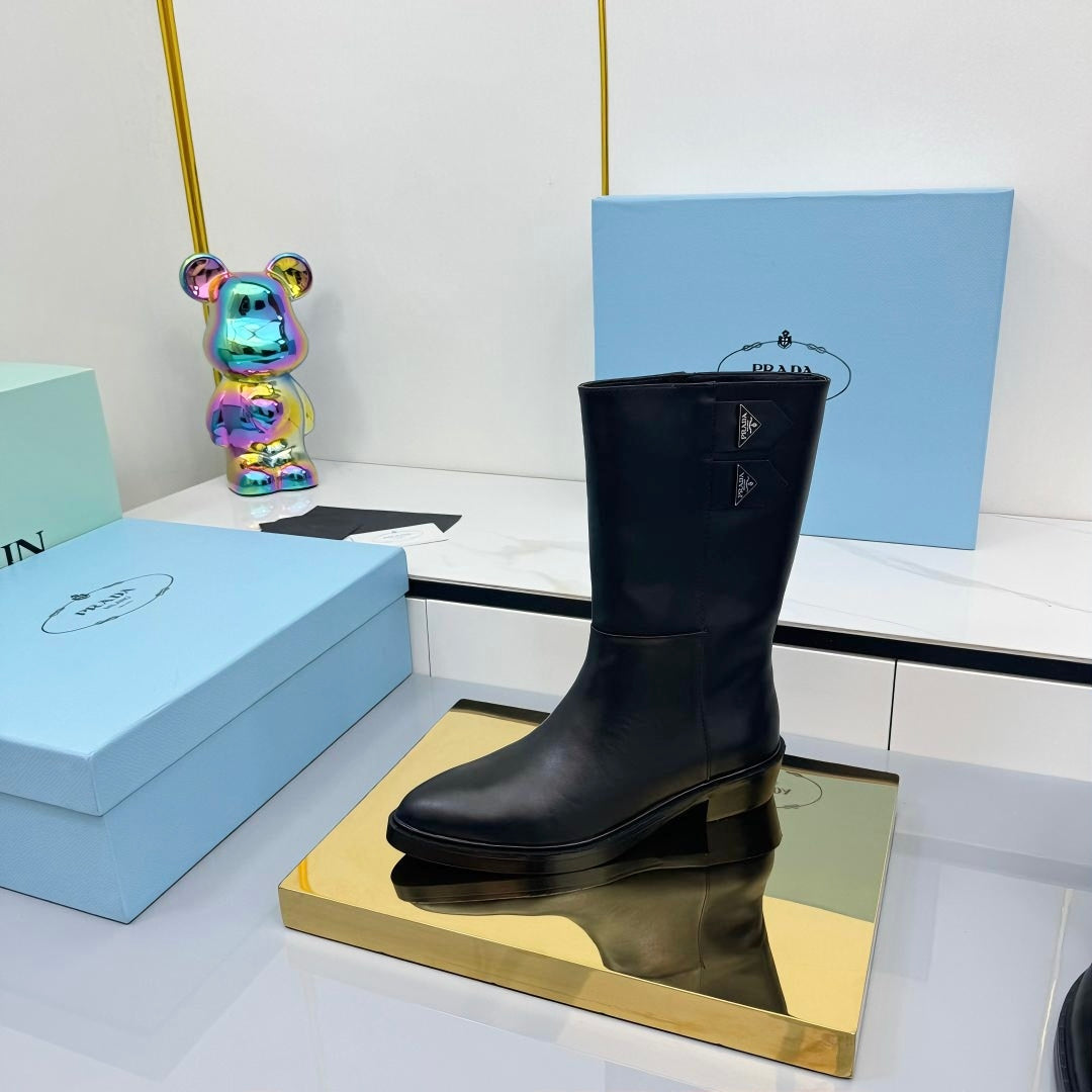 PRADA 25S BROOKLYN BOOTS 50MM IN BLACK CALFSKIN WITH LOGO - 35