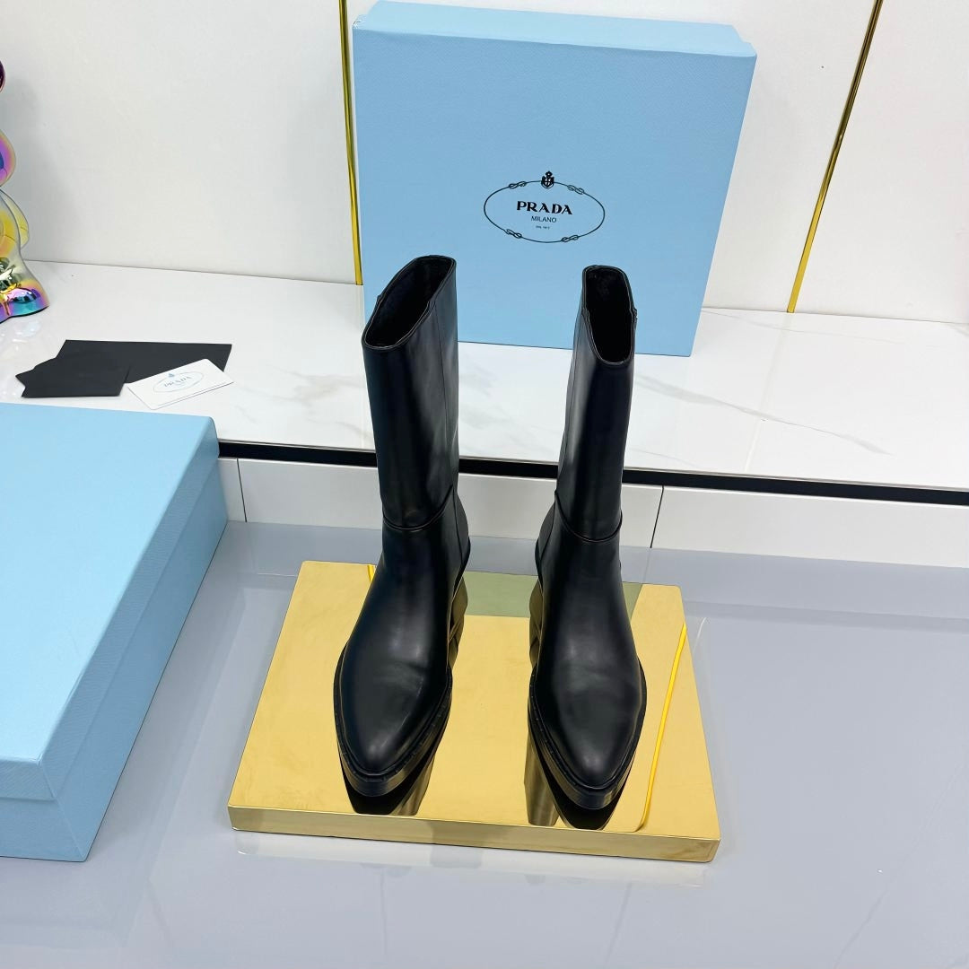 PRADA 25S BROOKLYN BOOTS 50MM IN BLACK CALFSKIN WITH LOGO - 35