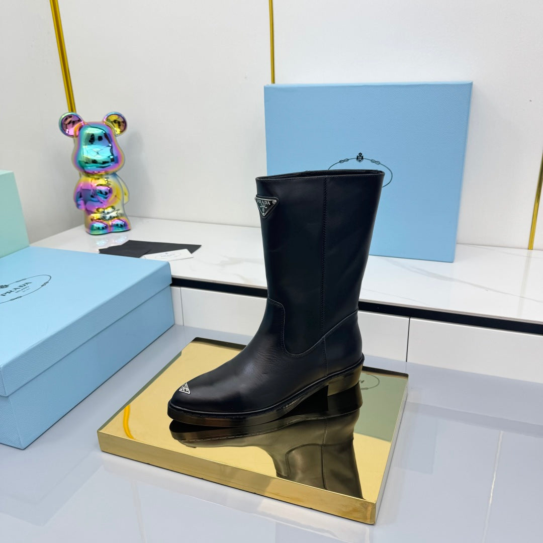 PRADA 25S POINTED TOE HIGH BOOTS 50MM IN BLACK CALFSKIN WITH LOGO - 35