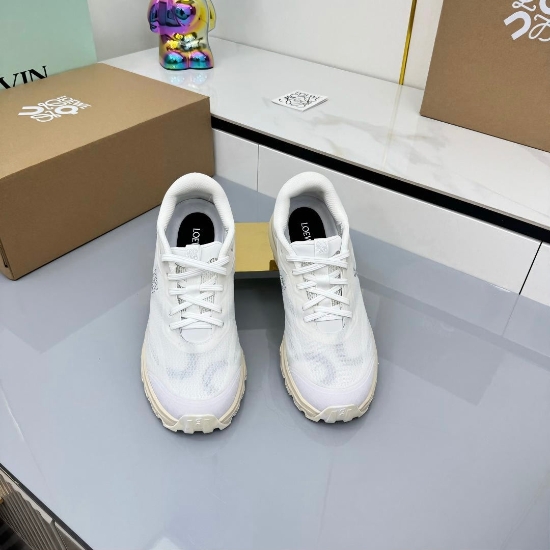 LOEWE 26S БІГОВІ КРОСІВКИ З БІЛОЇ СІТКИ