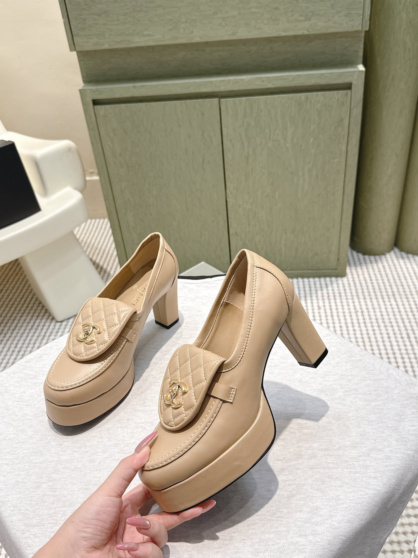 CHANEL 25S HIGH-HEELED MOCCASINS 80MM IN LIGHT TAN CALFSKIN GOLD HARDWARE - 35