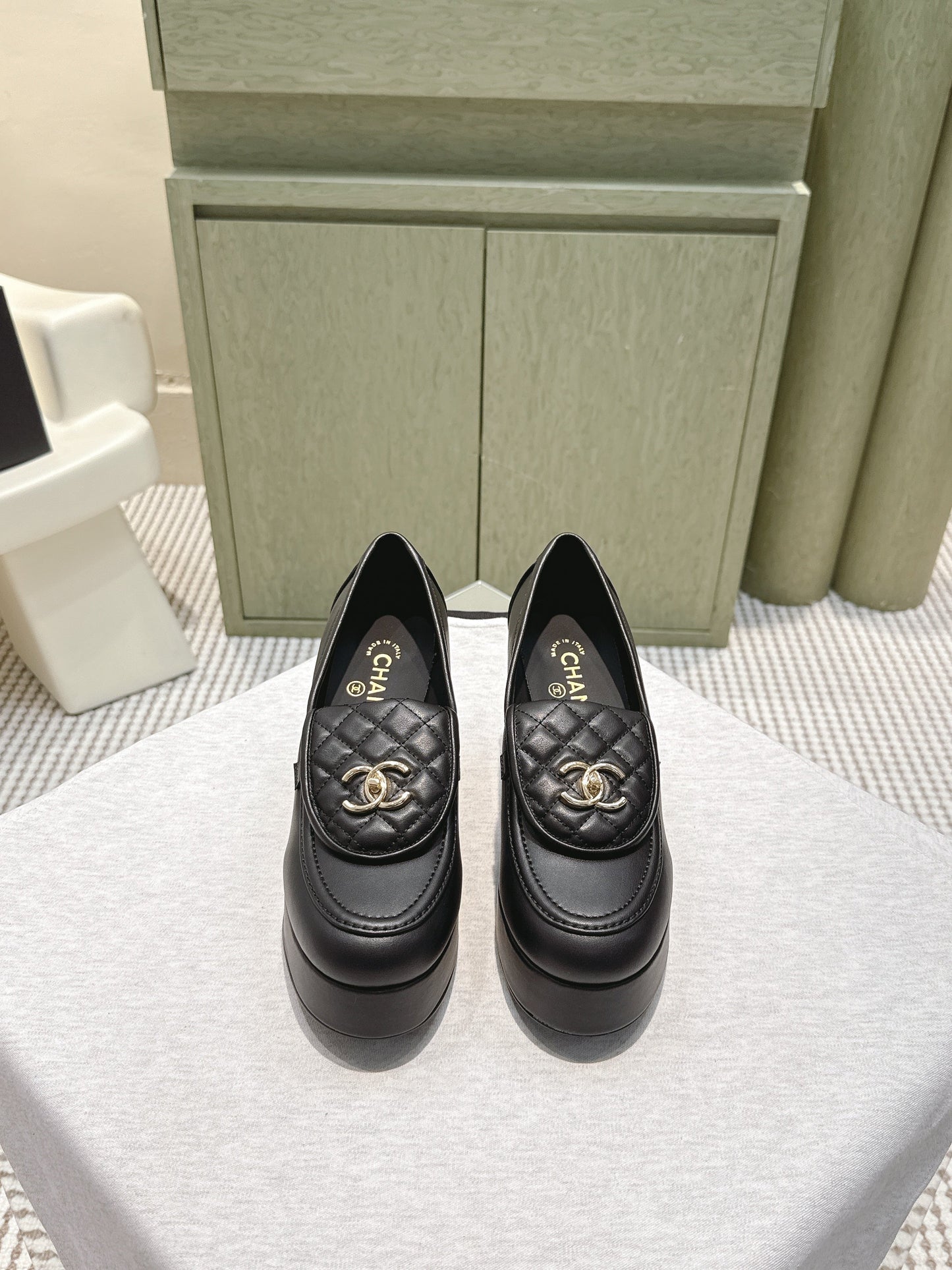 CHANEL 25S HIGH-HEELED MOCCASINS 80MM IN BLACK CALFSKIN GOLD HARDWARE - 35