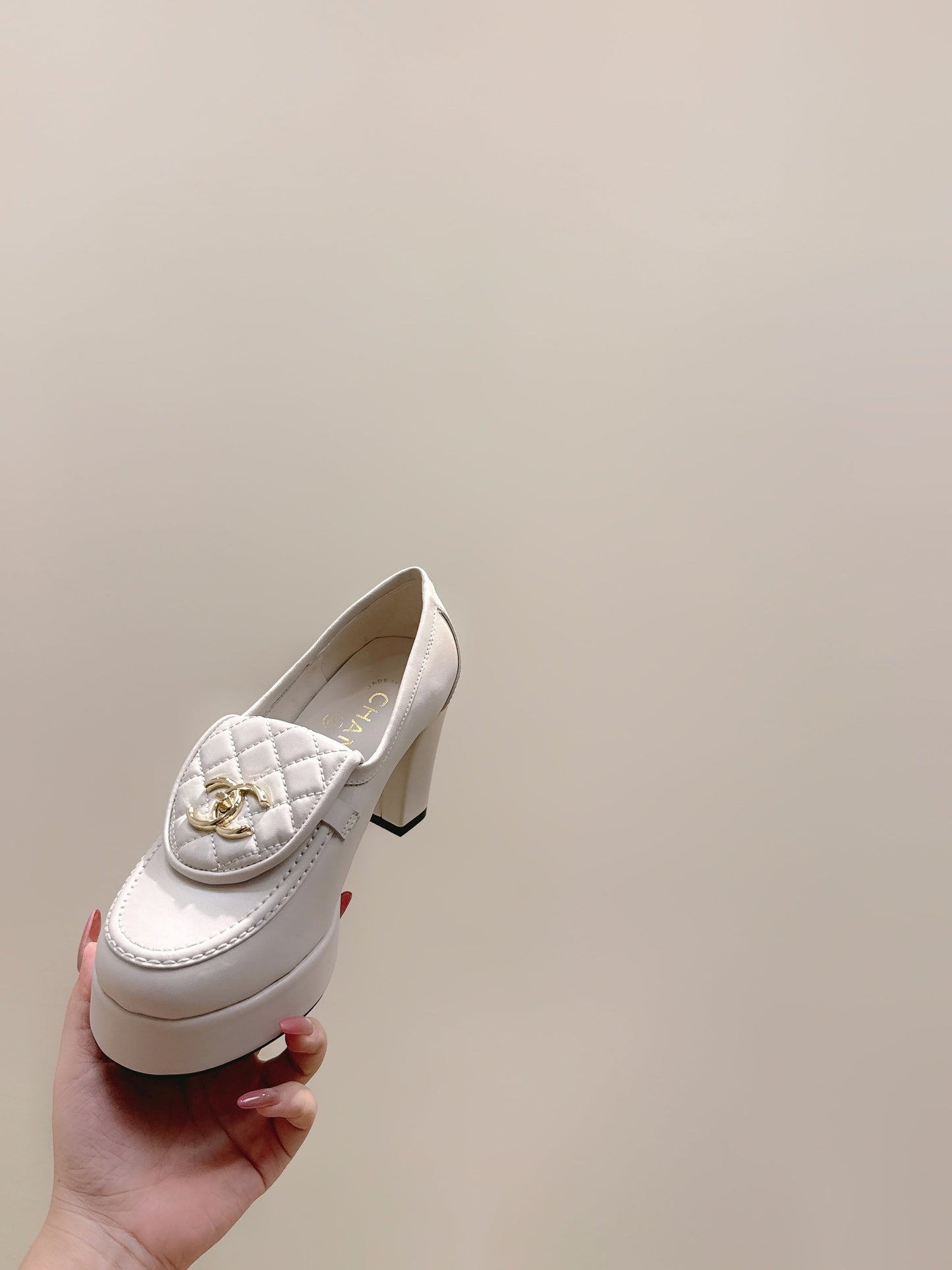 CHANEL 25S HIGH-HEELED MOCCASINS 80MM IN WHITE CALFSKIN GOLD HARDWARE - 35