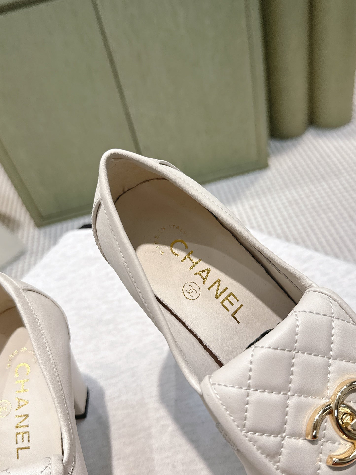 CHANEL 25S HIGH-HEELED MOCCASINS 80MM IN WHITE CALFSKIN GOLD HARDWARE - 35