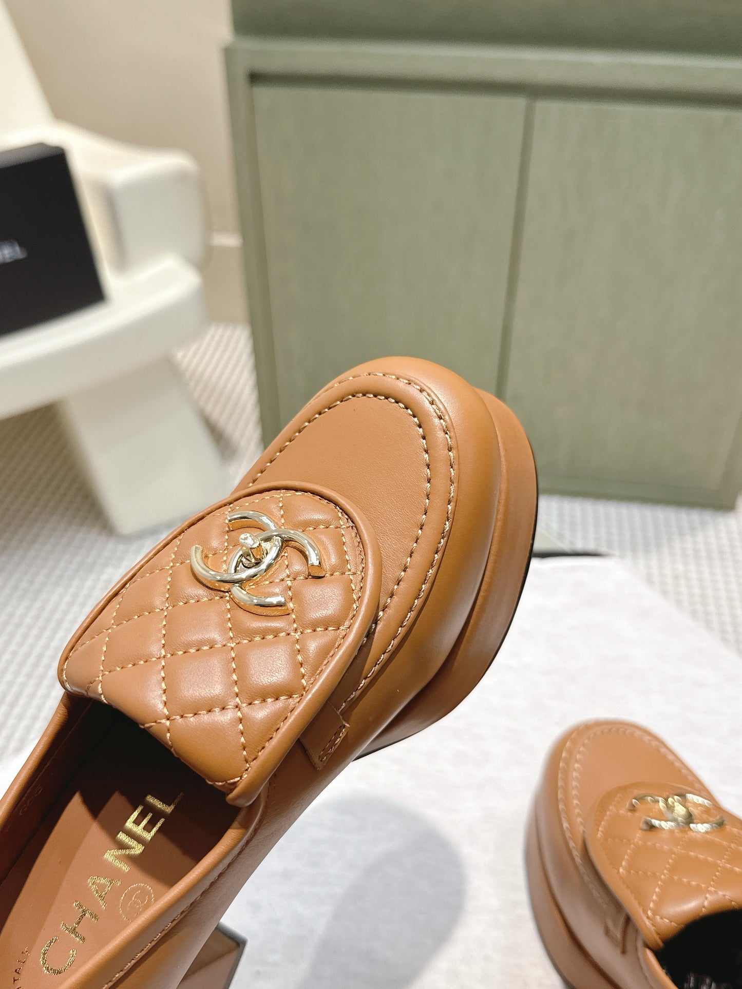CHANEL 25S HIGH-HEELED MOCCASINS 80MM IN CARAMEL CALFSKIN GOLD HARDWARE - 35