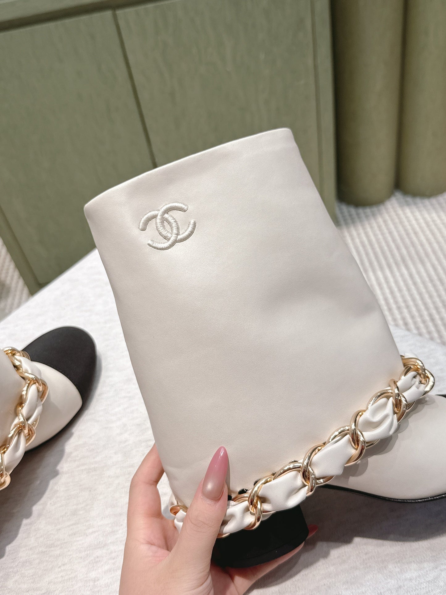 CHANEL 25S CALF-LENGTH BOOTS 45MM IN WHITE AND BLACK CALFSKIN GOLD HARDWARE - 35