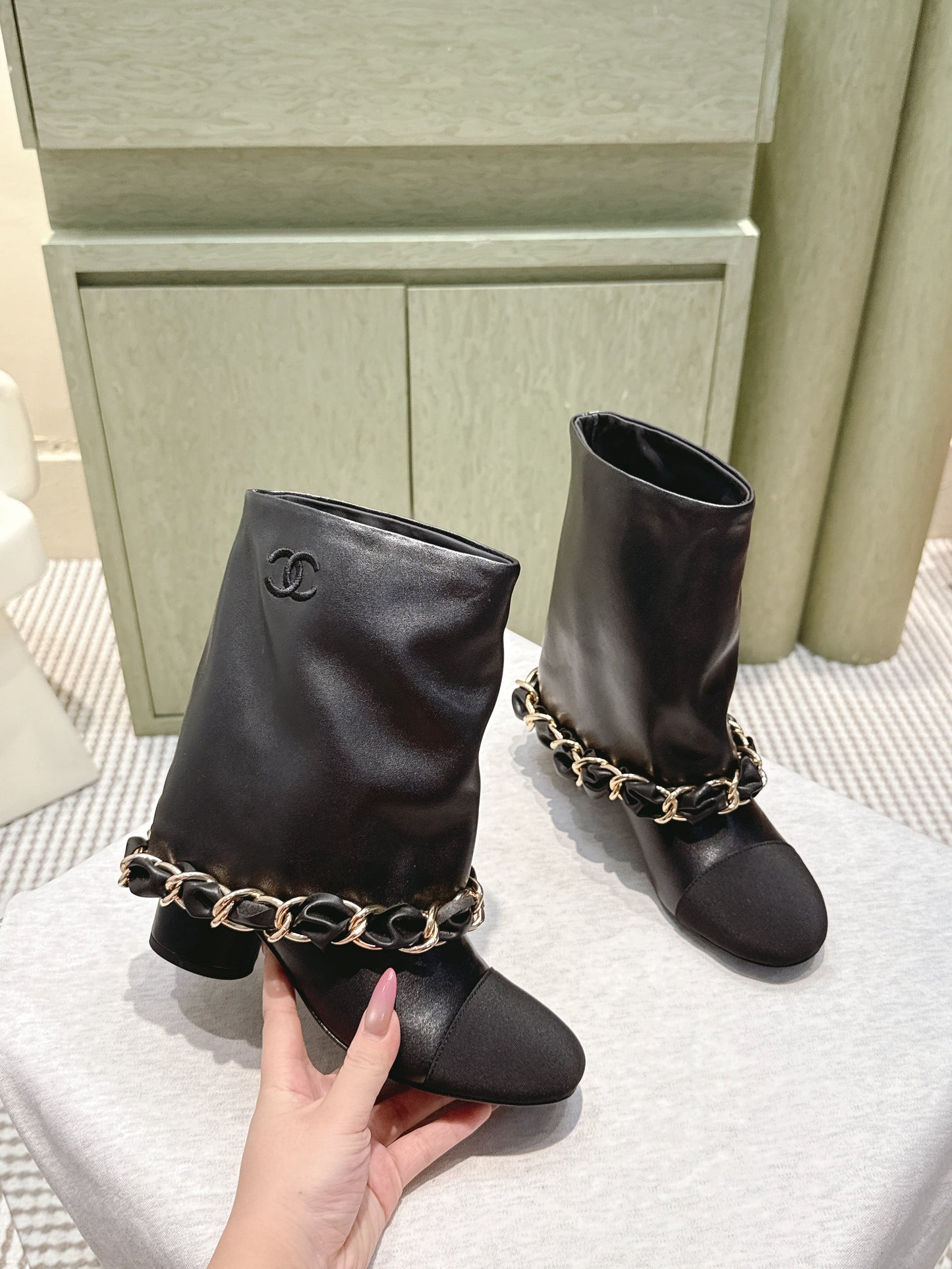 CHANEL 25S CALF-LENGTH BOOTS 45MM IN BLACK CALFSKIN GOLD HARDWARE - 35
