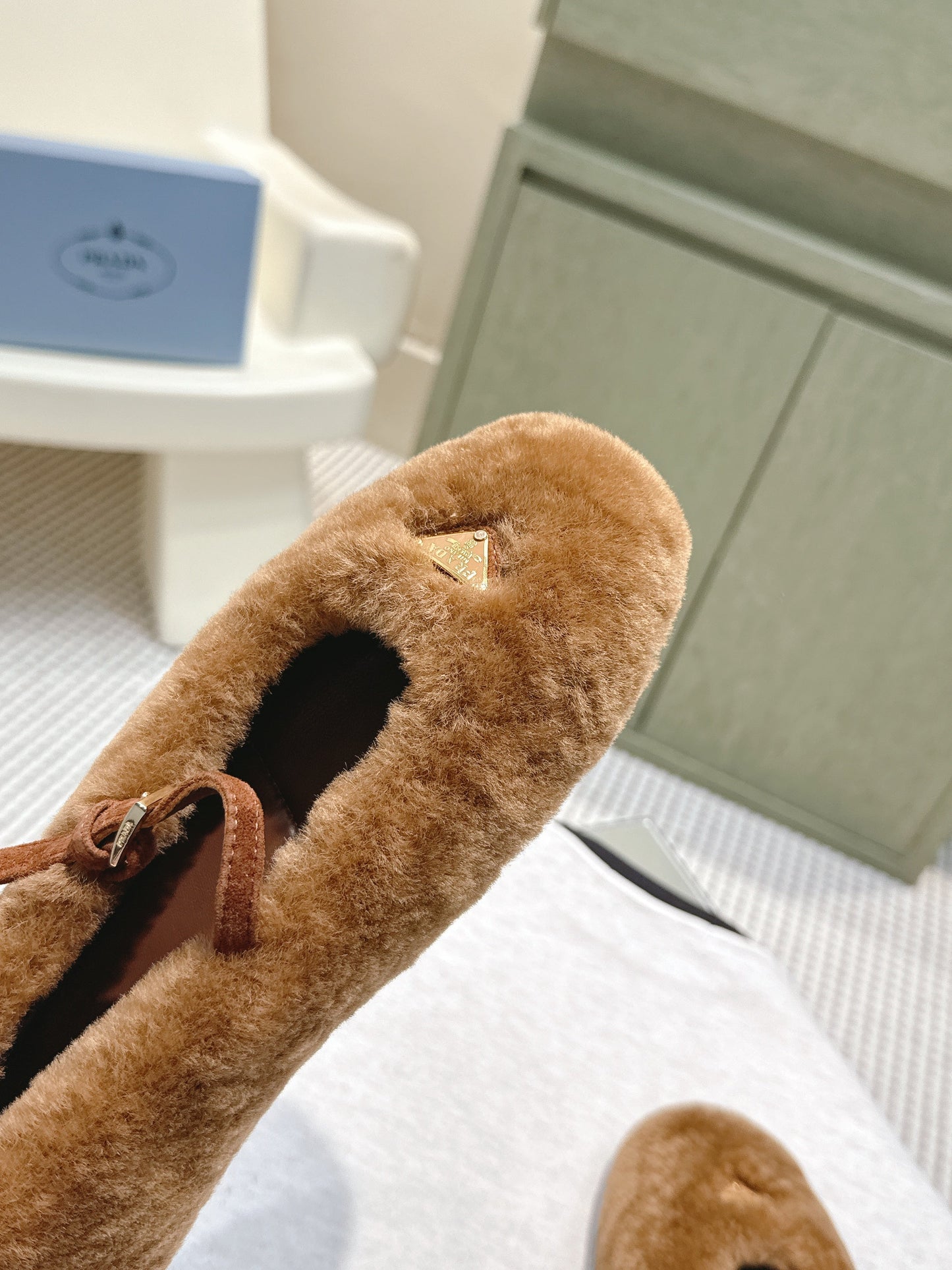 PRADA 25S MARY JANE BALLET FLATS IN BROWN FUR - 35