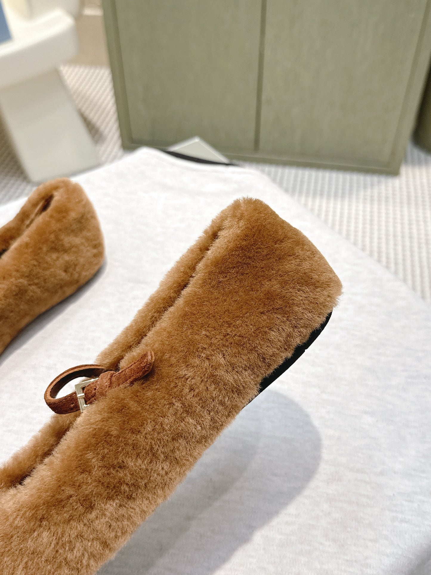 PRADA 25S MARY JANE BALLET FLATS IN BROWN FUR - 35