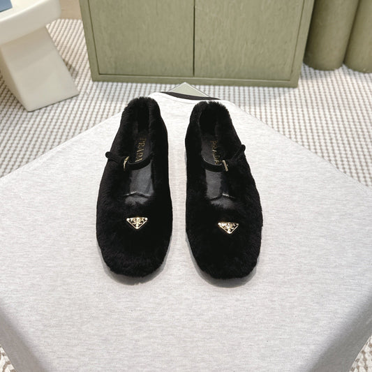 PRADA 25S MARY JANE BALLET FLATS IN BLACK FUR - 35