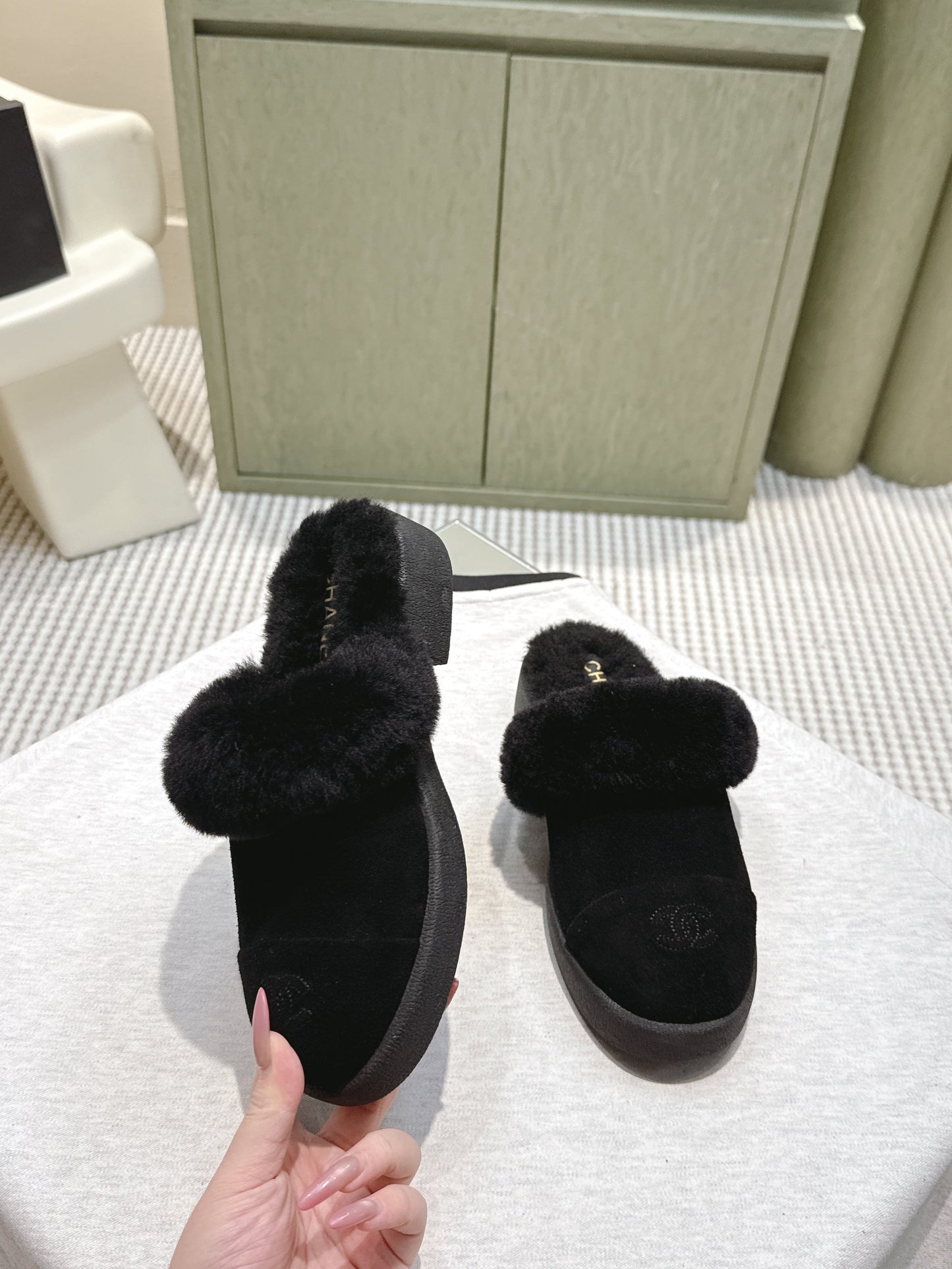 CHANEL 25S FUR-LINED MULES IN BLACK SUEDE - 35