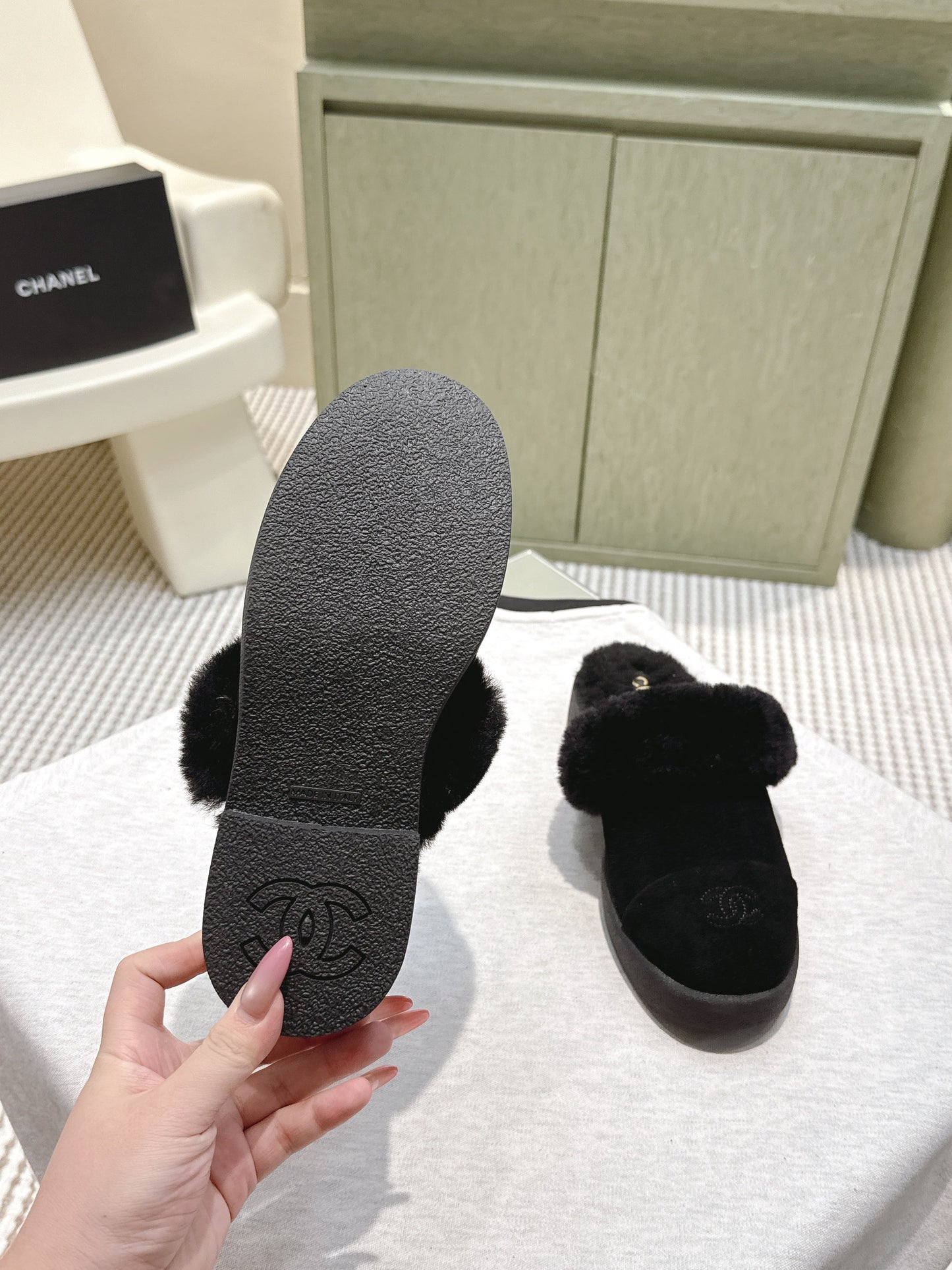 CHANEL 25S FUR-LINED MULES IN BLACK SUEDE - 35
