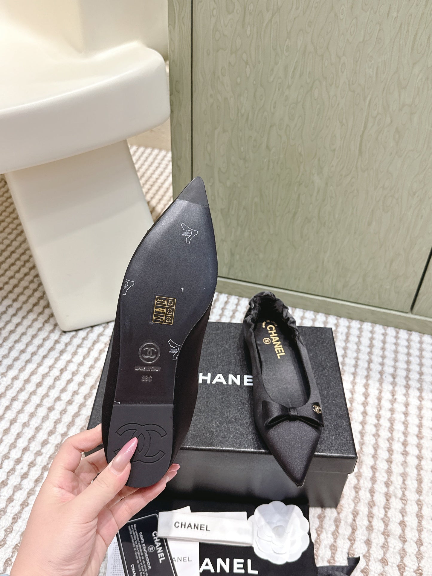 CHANEL 25S MARY JANE BALLET FLATS IN BLACK SILK SATIN - 35