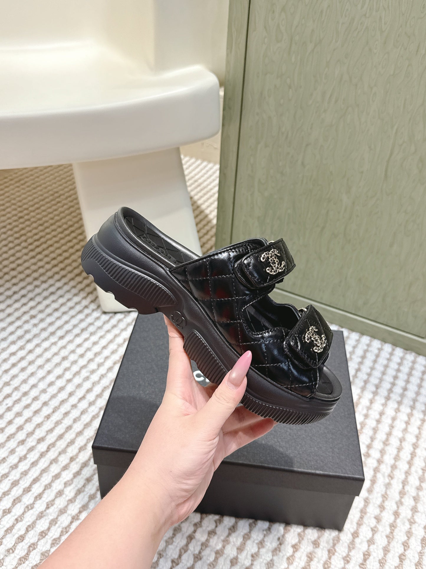 CHANEL 25S STRAP SANDALS IN BLACK PATENT CALFSKIN SILVER HARDWARE - 35