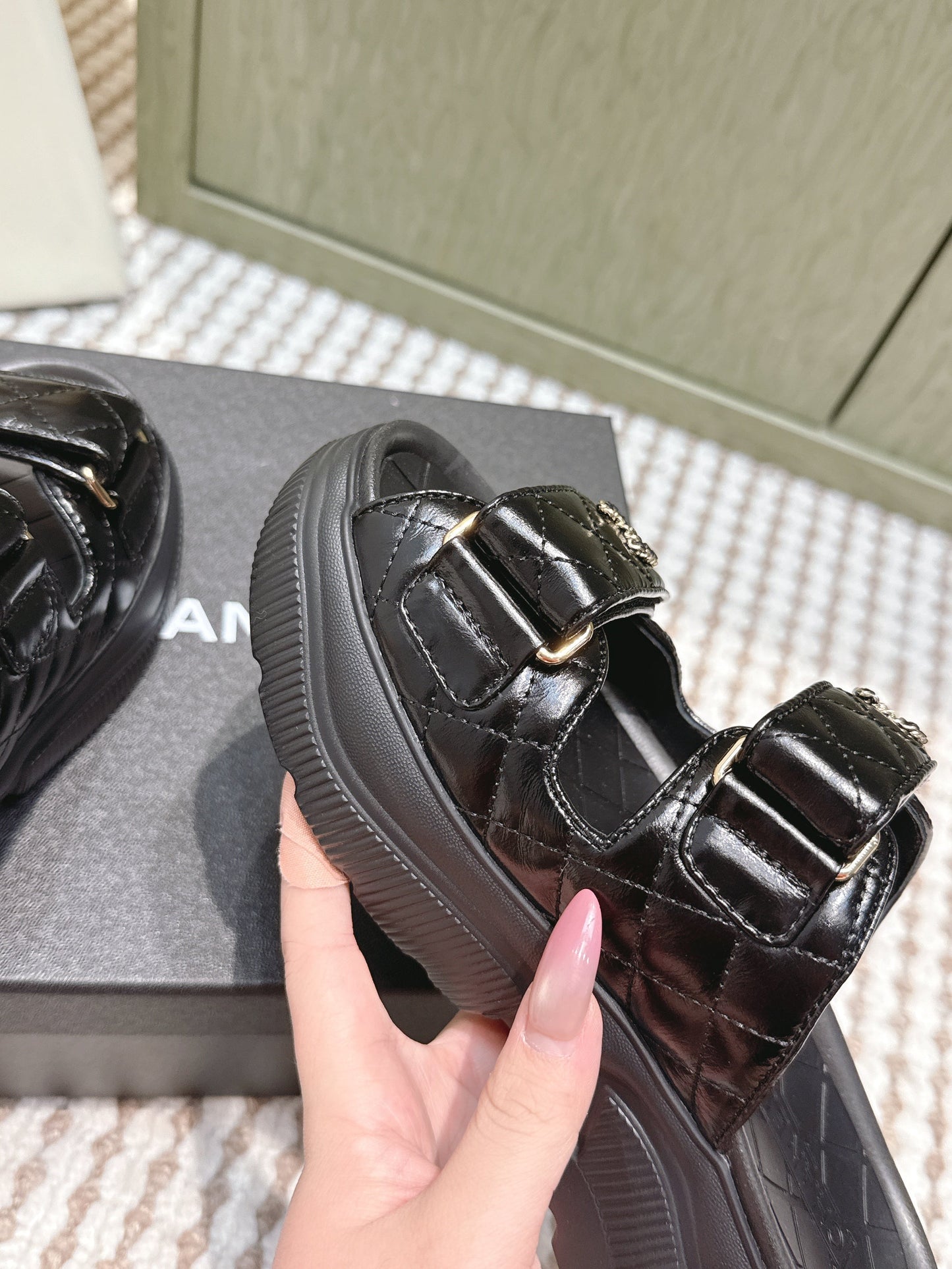 CHANEL 25S STRAP SANDALS IN BLACK PATENT CALFSKIN SILVER HARDWARE - 35