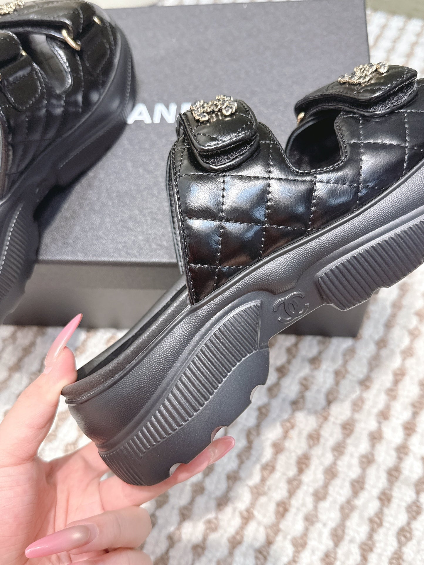 CHANEL 25S STRAP SANDALS IN BLACK PATENT CALFSKIN SILVER HARDWARE - 35