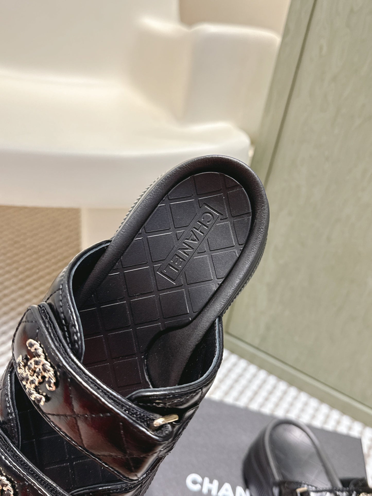 CHANEL 25S STRAP SANDALS IN BLACK PATENT CALFSKIN SILVER HARDWARE - 35