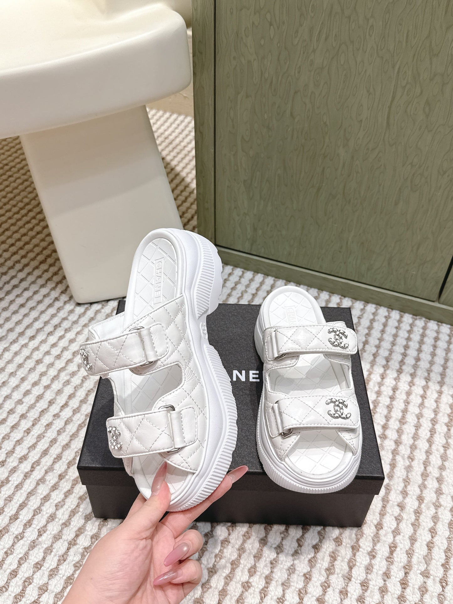 CHANEL 25S STRAP SANDALS IN WHITE PATENT CALFSKIN SILVER HARDWARE - 35