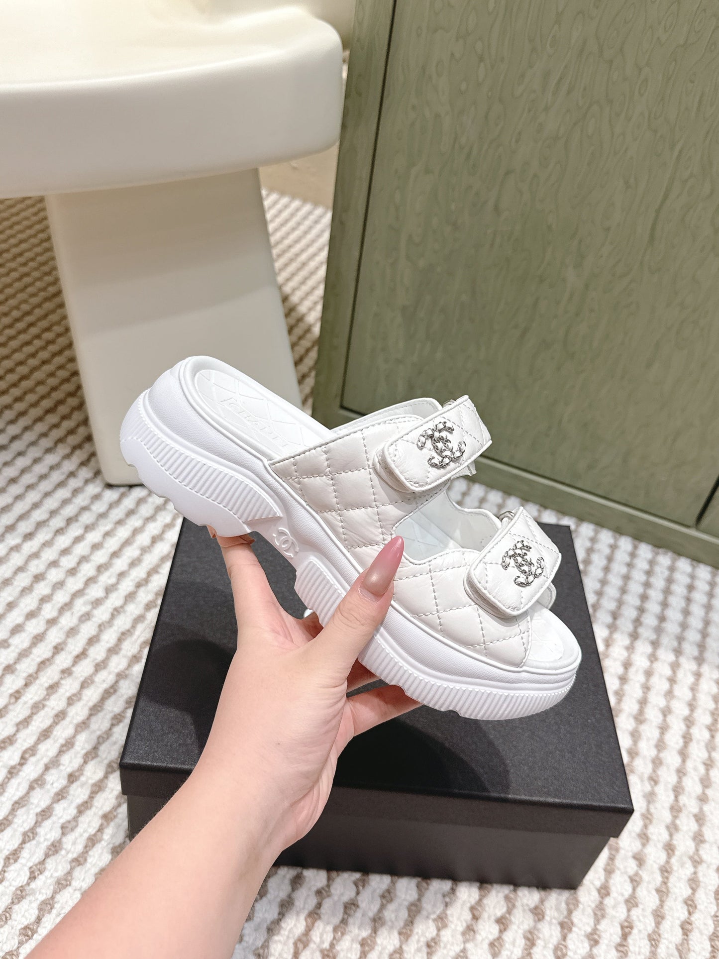 CHANEL 25S STRAP SANDALS IN WHITE PATENT CALFSKIN SILVER HARDWARE - 35