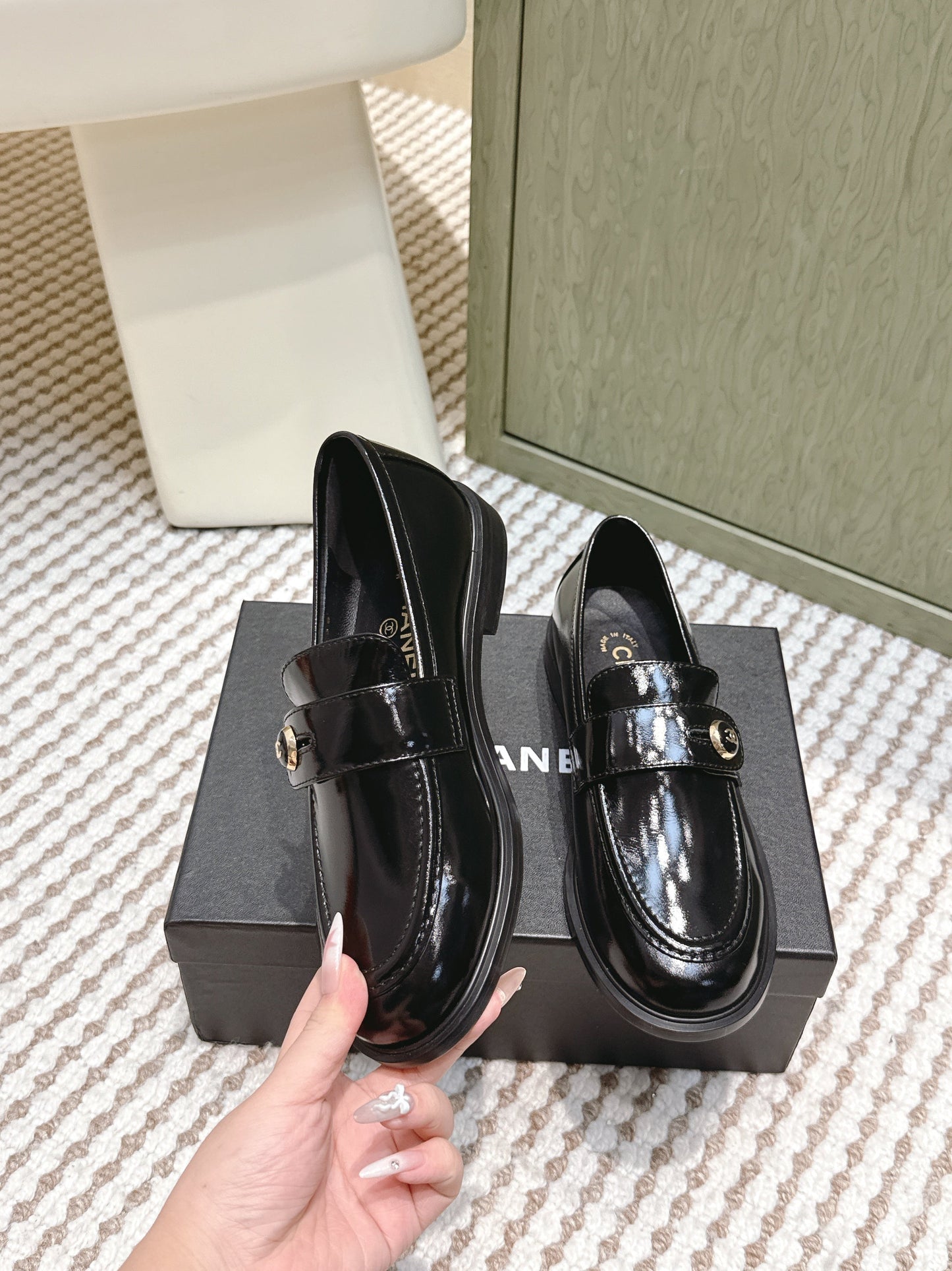 CHANEL 25S GODDESS FLAT LOAFERS IN BLACK PATENT CALFSKIN GOLD HARDWARE - 35