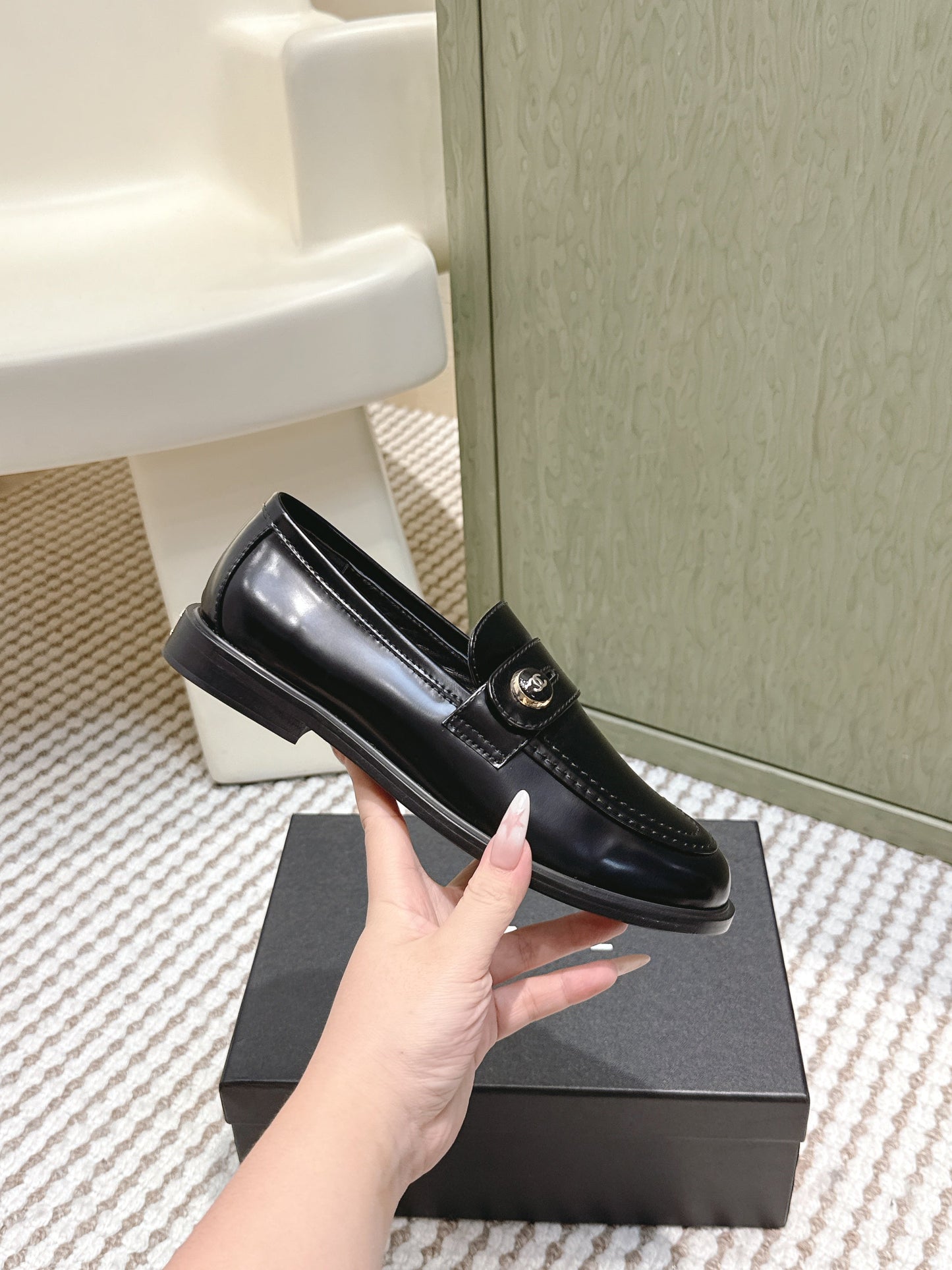 CHANEL 25S GODDESS FLAT LOAFERS IN BLACK GLOSSY CALFSKIN GOLD HARDWARE - 35