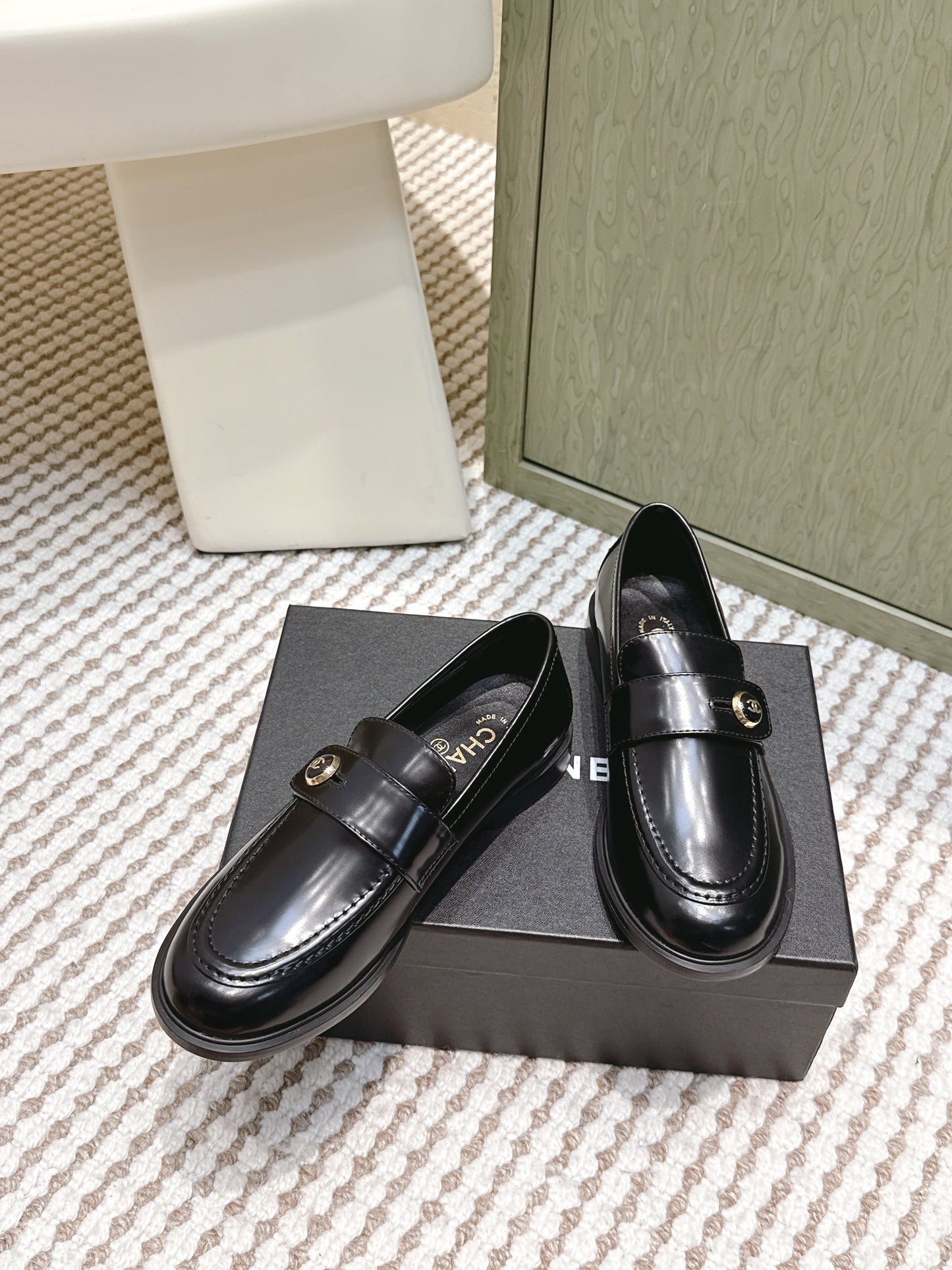 CHANEL 25S GODDESS FLAT LOAFERS IN BLACK GLOSSY CALFSKIN GOLD HARDWARE - 35
