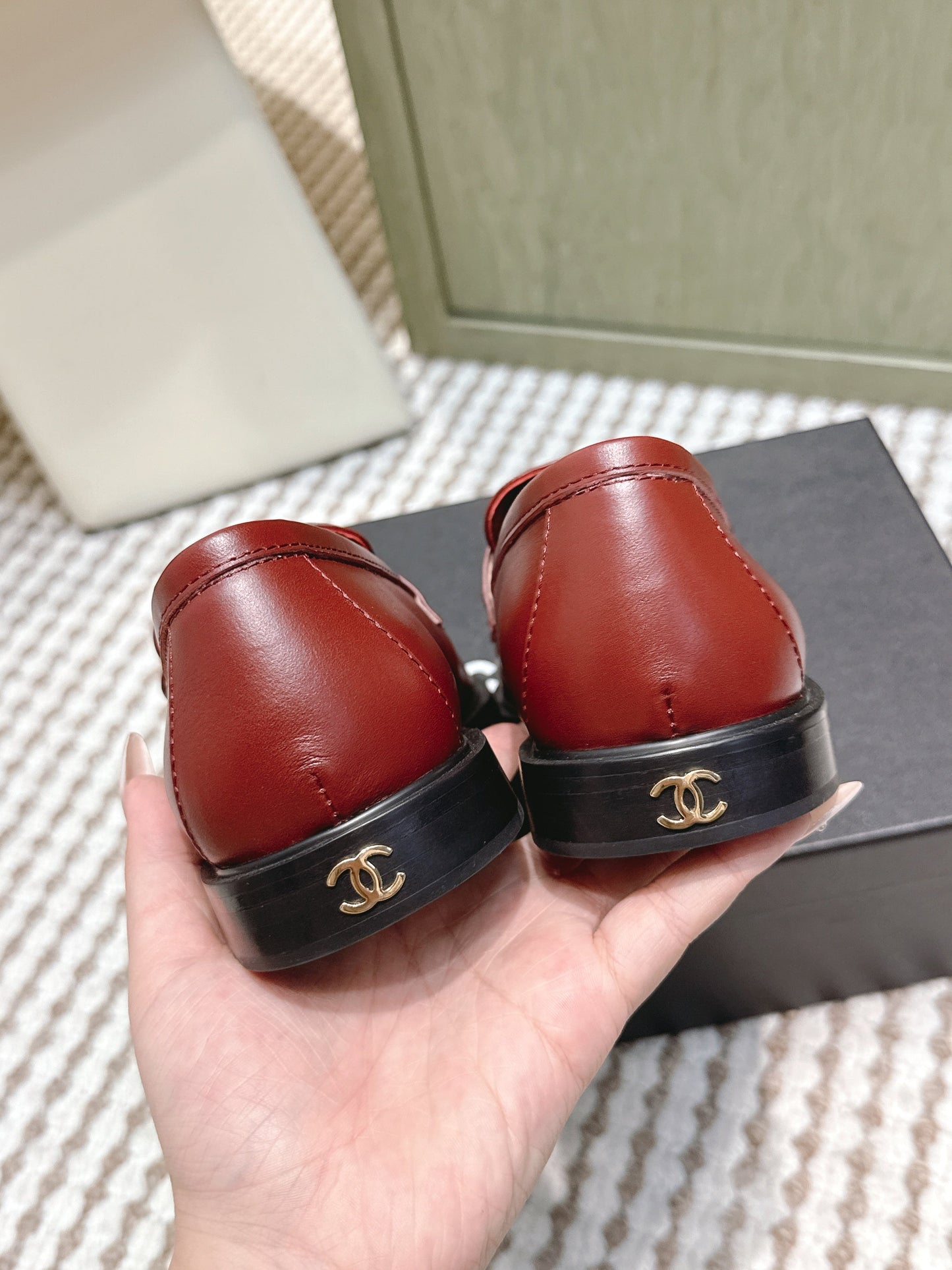 CHANEL 25S GODDESS FLAT LOAFERS IN DARK RED CALFSKIN GOLD HARDWARE - 35
