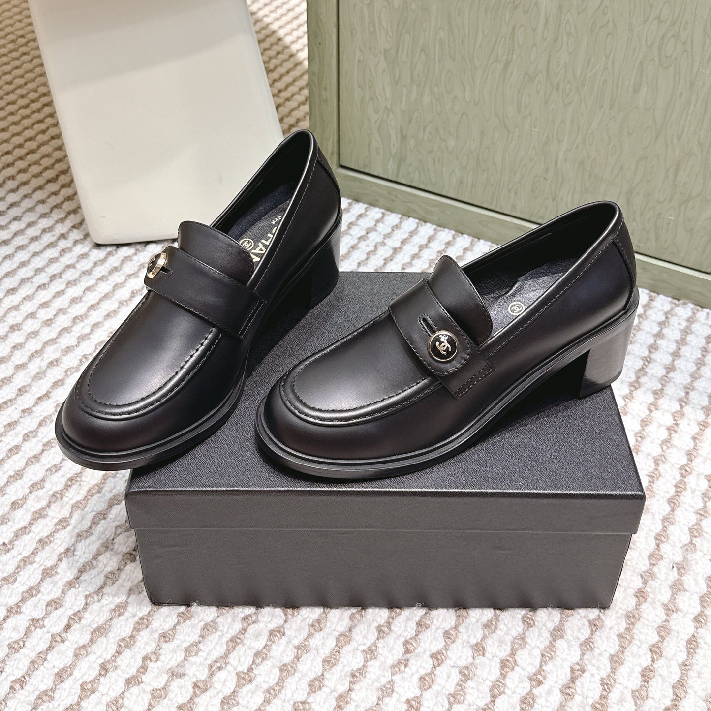 CHANEL 25S GODDESS MOCCASIN LOAFERS 65MM IN BLACK CALFSKIN GOLD HARDWARE - 35