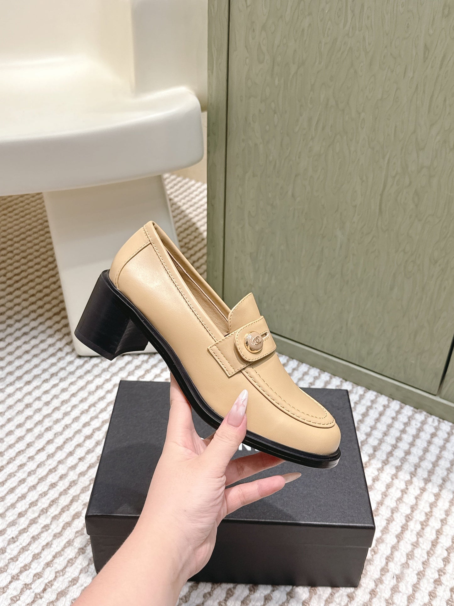 CHANEL 25S GODDESS MOCCASIN LOAFERS 65MM IN WARM BEIGE CALFSKIN GOLD HARDWARE - 35