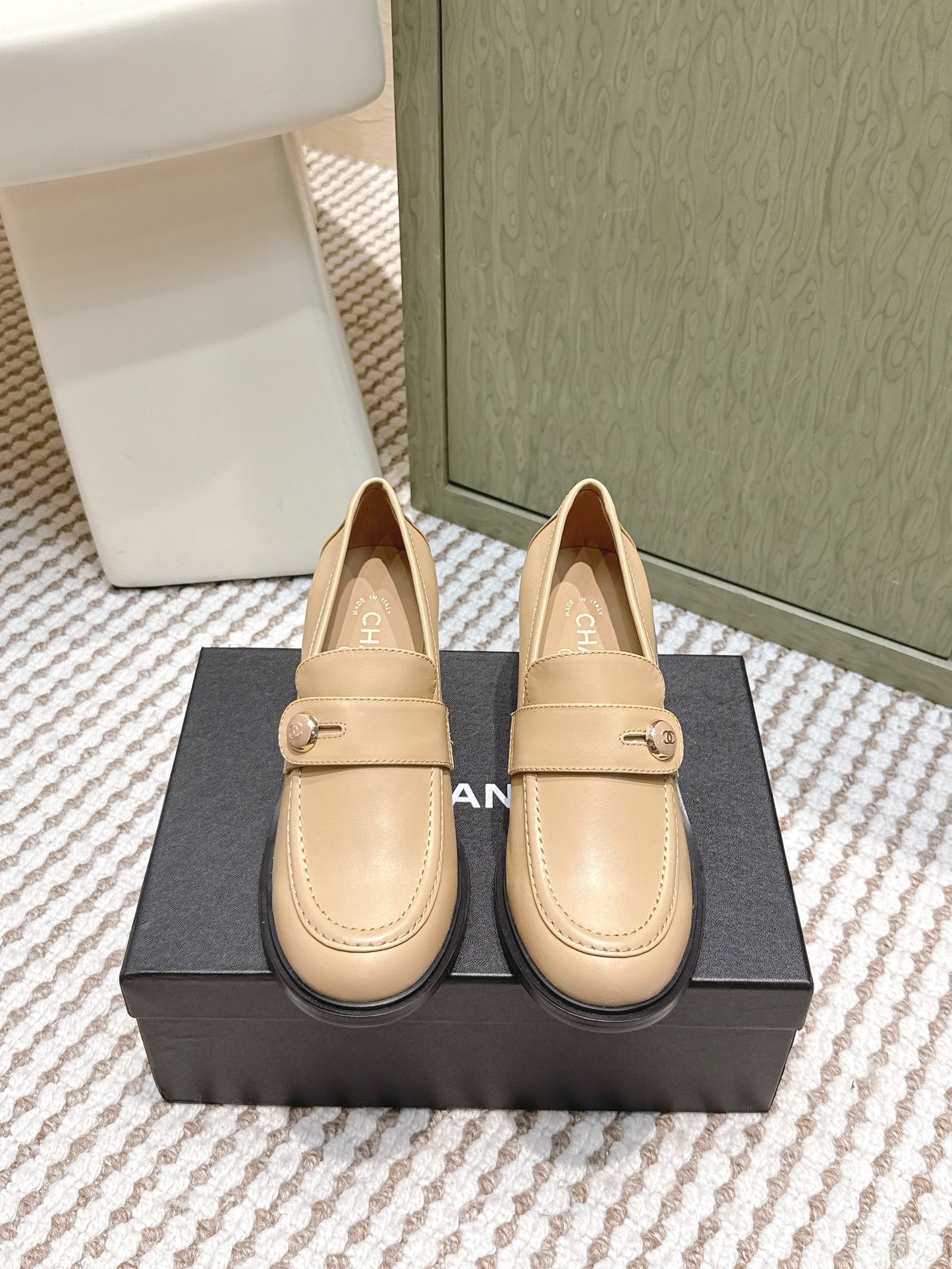 CHANEL 25S GODDESS MOCCASIN LOAFERS 65MM IN WARM BEIGE CALFSKIN GOLD HARDWARE - 35