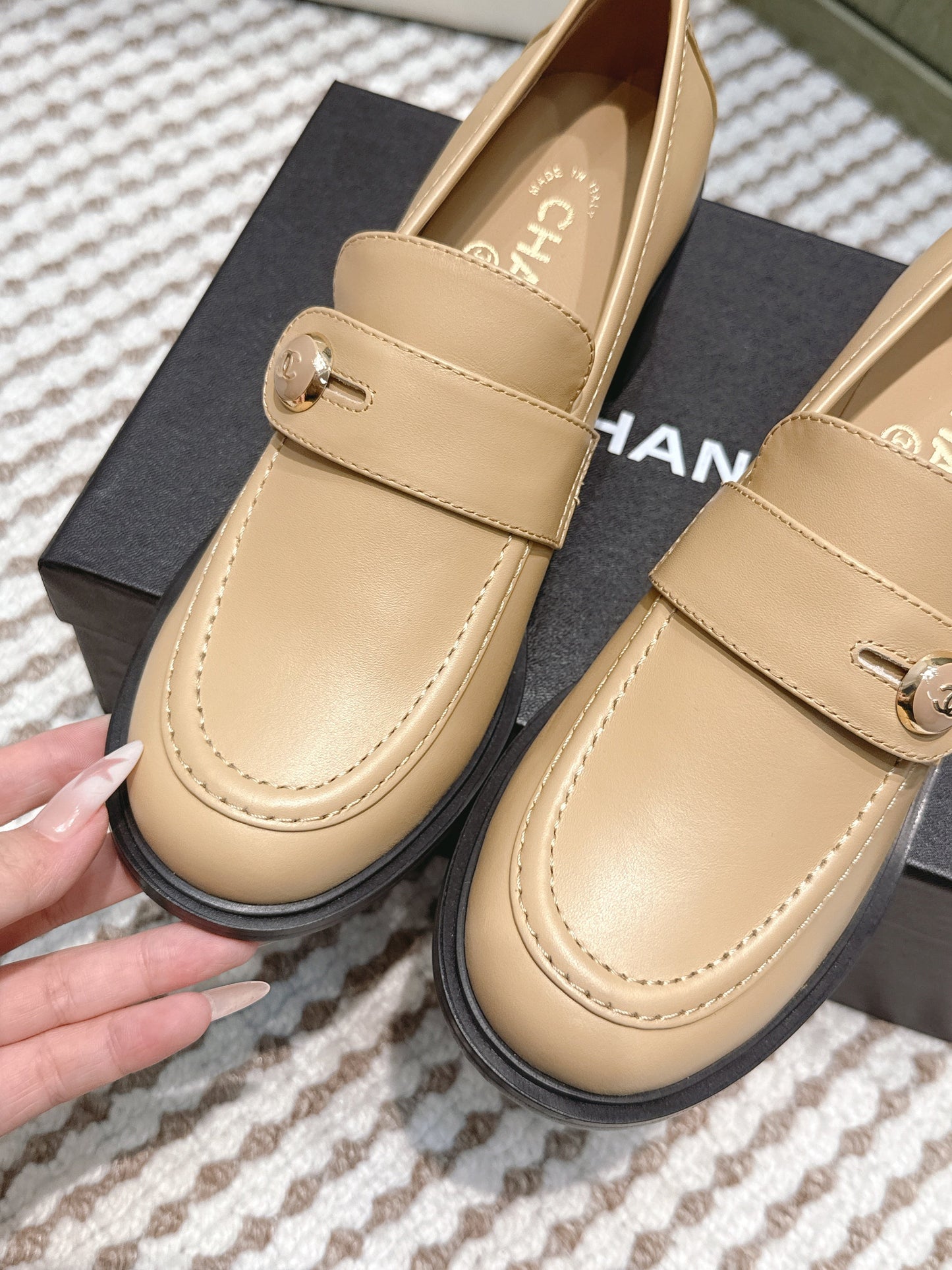 CHANEL 25S GODDESS MOCCASIN LOAFERS 65MM IN WARM BEIGE CALFSKIN GOLD HARDWARE - 35