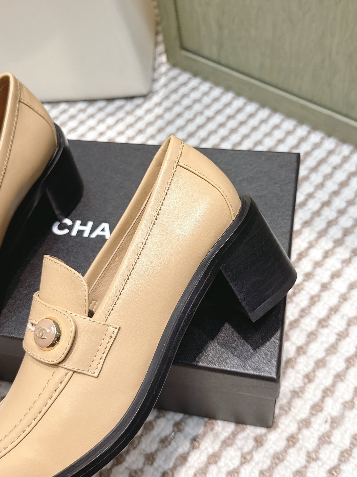 CHANEL 25S GODDESS MOCCASIN LOAFERS 65MM IN WARM BEIGE CALFSKIN GOLD HARDWARE - 35
