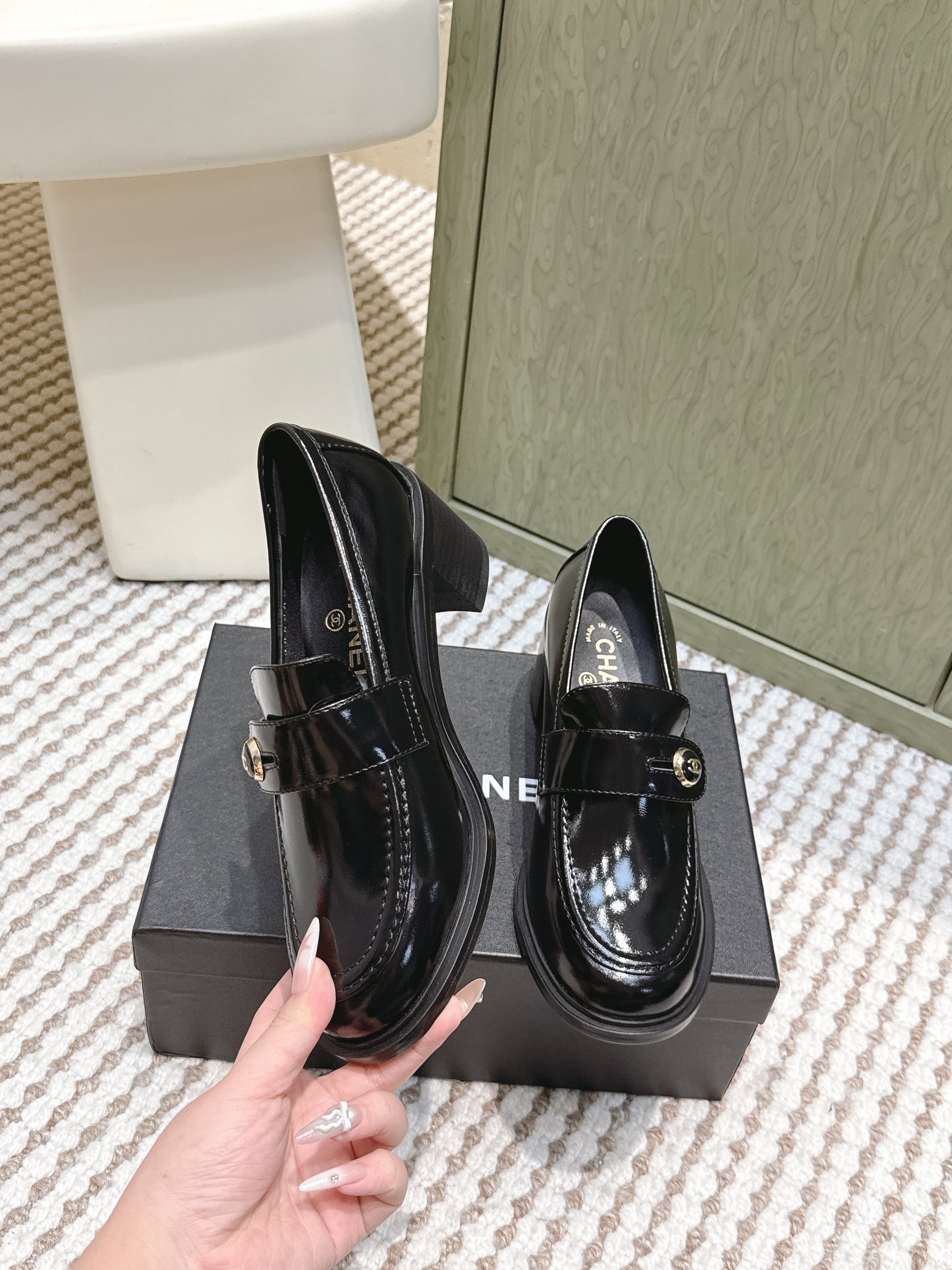 CHANEL 25S GODDESS MOCCASIN LOAFERS 65MM IN BLACK GLOSSY CALFSKIN GOLD HARDWARE - 35